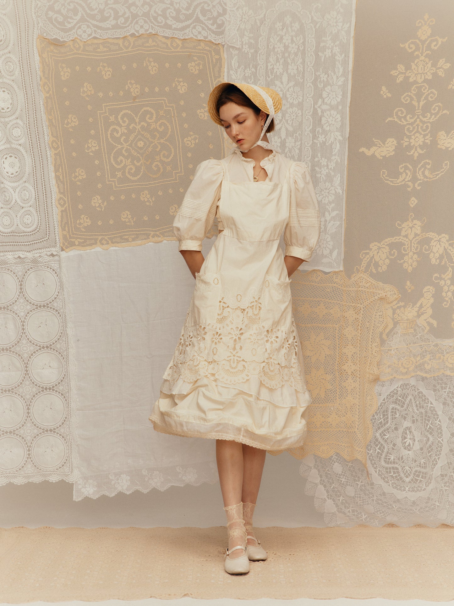 Short shirt with cold-dyeing and ruffled collar